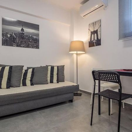 Hilton Area Brand New Comfortable Apartment Atenas Exterior foto