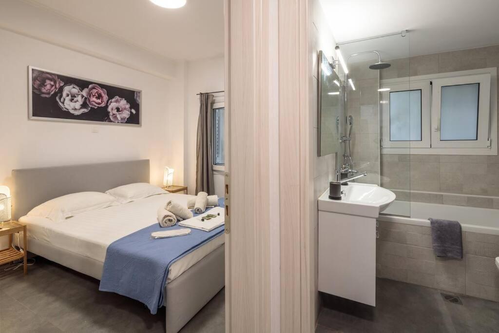 Hilton Area Brand New Comfortable Apartment Atenas Exterior foto