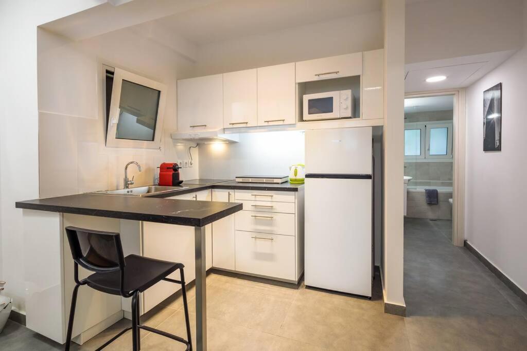 Hilton Area Brand New Comfortable Apartment Atenas Exterior foto